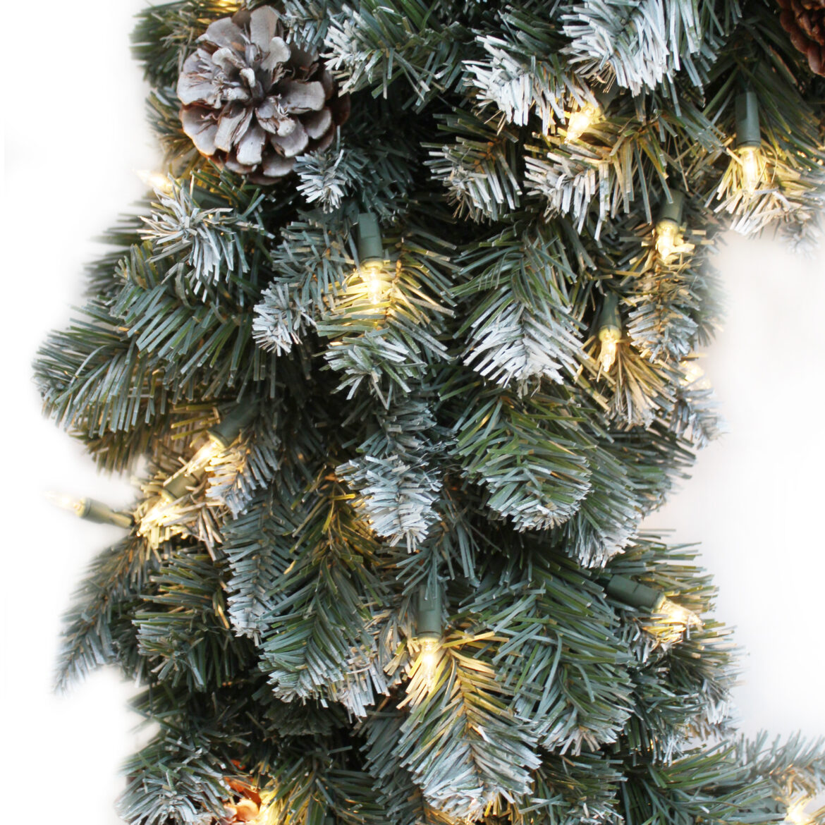 75847RoyalMajesticFirArtificialChristmasWreathIncandescent