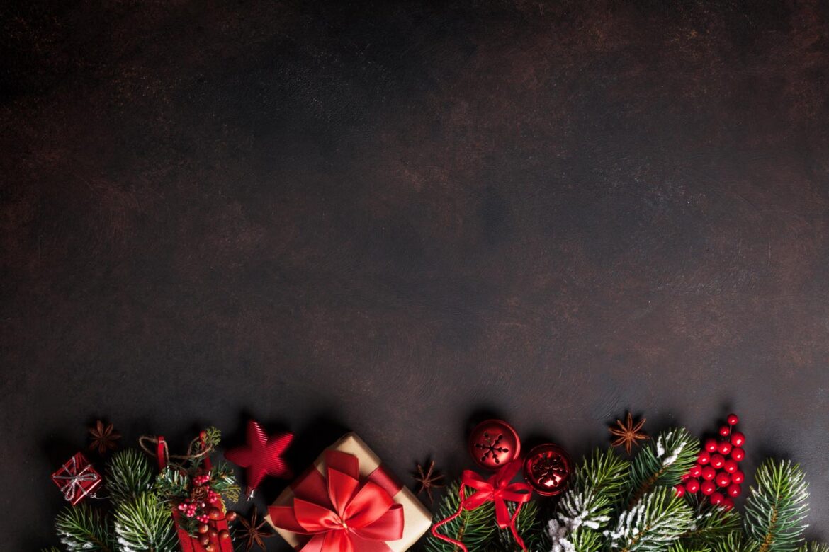 ChristmasAtEnglishGardensMichiganBackground English Gardens