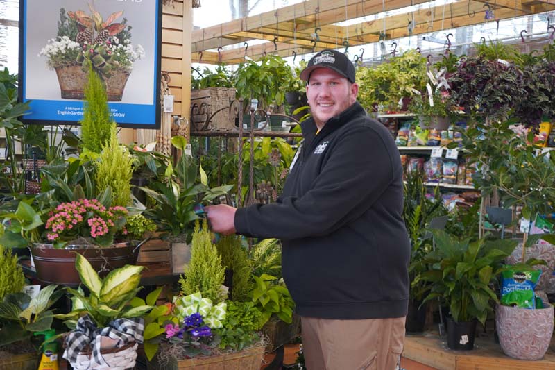 EnglishGardensMIWorkingWithPlants English Gardens