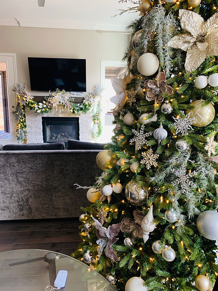 Holiday Decorating and Installation