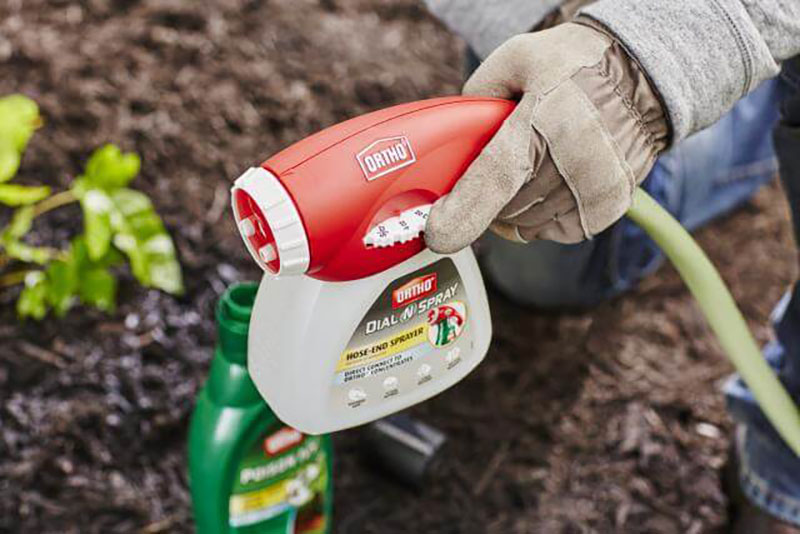 OrthoDialNSprayHoseEndSprayer51197InUse English Gardens